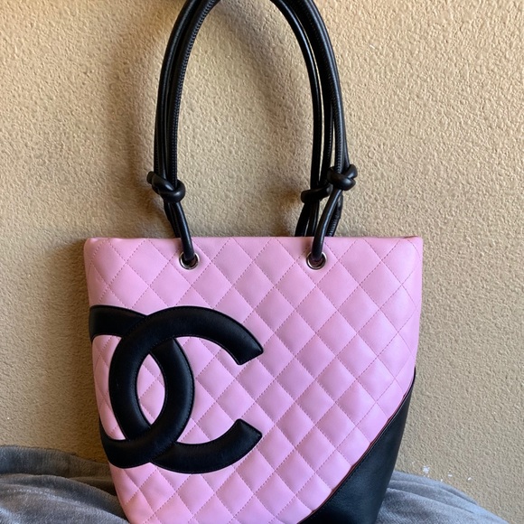 CHANEL Handbags - ✅Final Price DROP✅Gorgeous Chanel Lambskin Tote